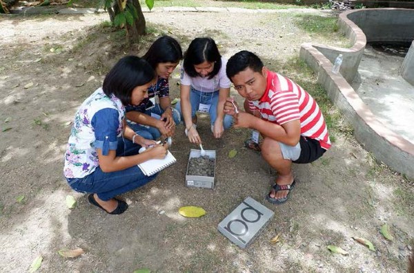 Some of the participants in the “Shoebox Archaeology” activity. Source: A. Tesoro