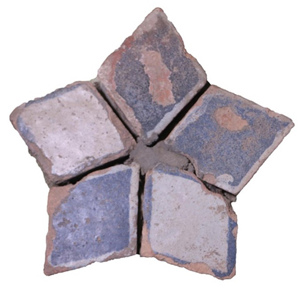 Blue and white star tiles from Darpinegyi pagoda, Mrauk U museum. Source: Saw Tun Lin.